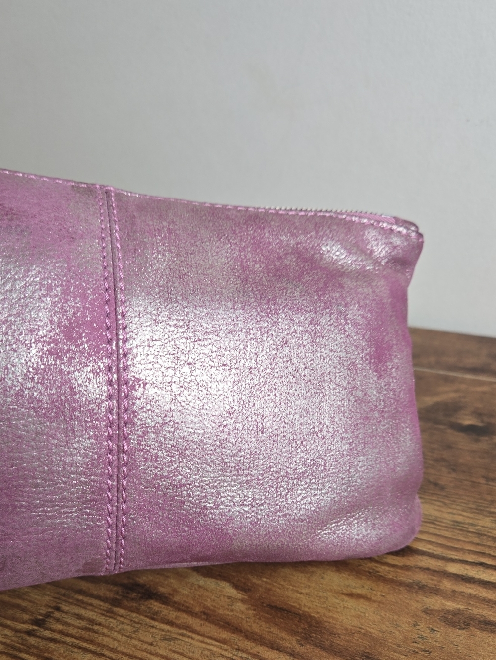 HOBO Sable 100% Leather Wristlet Metallic Pink Wristlet Clutch Euro Boho - Picture 3 of 11